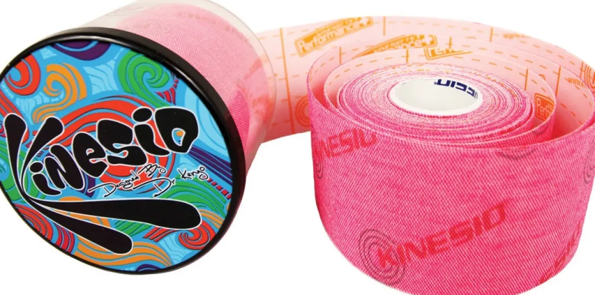 Kinesio Tex Performance+ hipoalergiczna z liniami ułatwiającymi cięcie 5 cm x 5 m czerwona